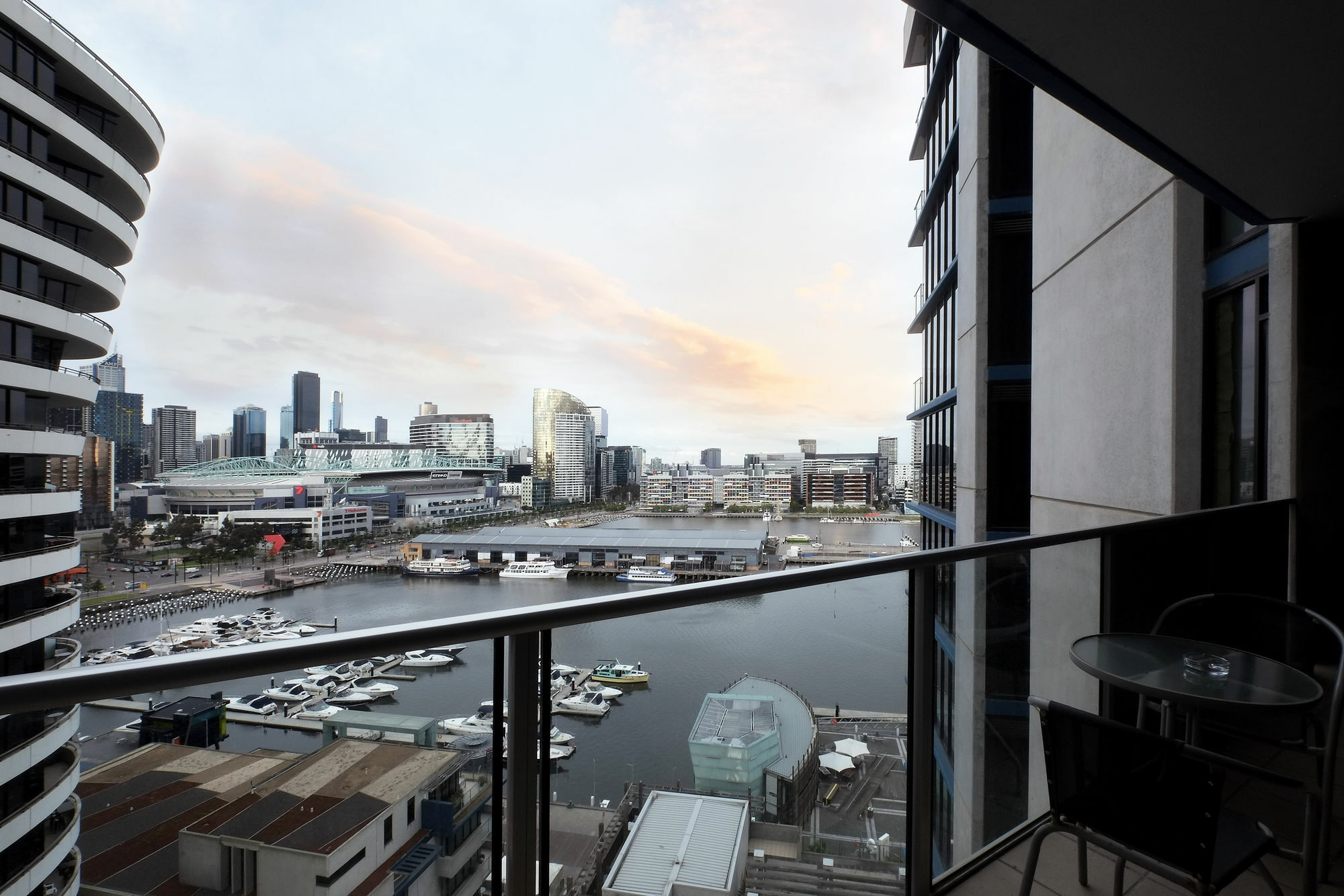 Acd Apartments Melbourne Exterior photo